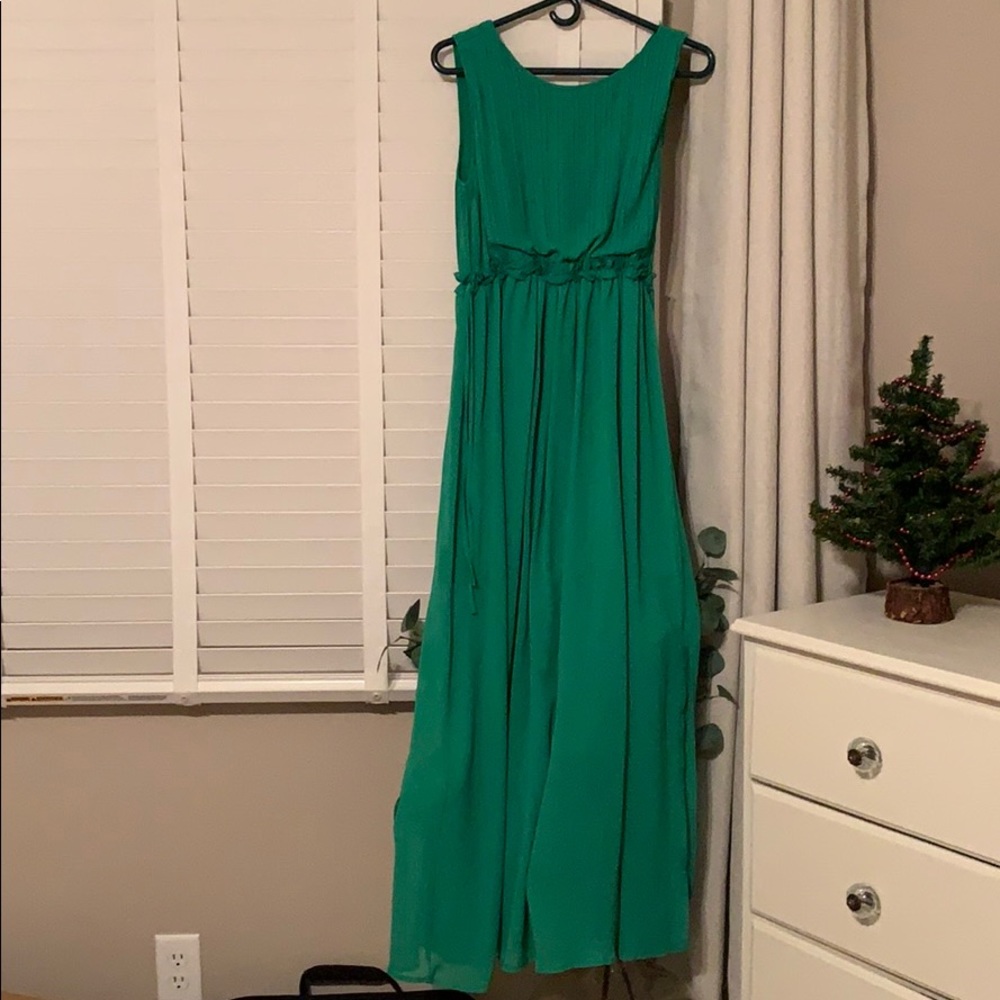 Green sleeve formal dress